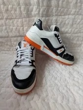 Size 8LV/9US - Louis Vuitton in 4