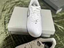 Nike Air Force 1 / Low Top Lace-Up Athletic 2
