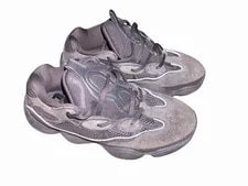 Yeezy — Yeezy 500 ’S Low Top Lace-Up Athletic , Solid — Sneaker — resale