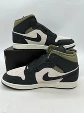 Air Jordan 1 Mid SE Size 11 Athletic Shoes HV4091 102 2