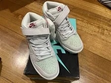 Nike SB — Nike SB Dunk Mid Pro Widow ’s Mid Top US 11 — Sneaker — resale