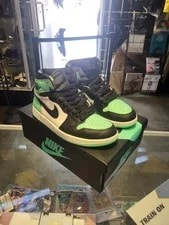 Air Jordan — Size 9 - Air Jordan 1 Retro OG High Glow — Sneaker — resale