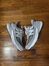 New Balance — New Balance Classics 990v6 Size 10.5 EE — Sneaker — resale
