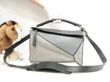 Loewe — Loewe Puzzle Medium With Strap Conditio — Handbag — resale