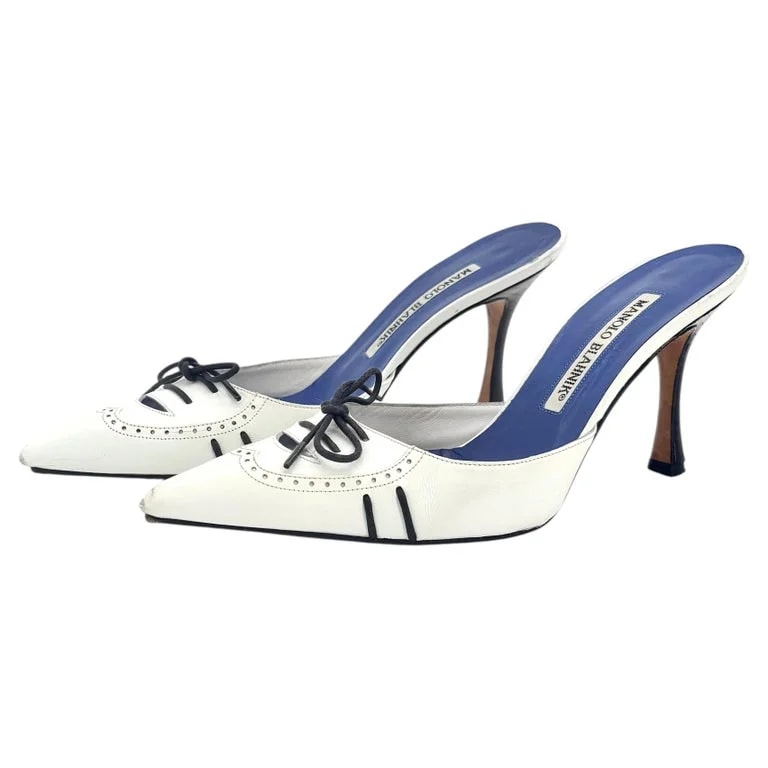 Manolo Blahnik — Manolo Blahnik Bow Lace Up Brogue Pointed Toe Heeled Mules — Designer Shoe — resale