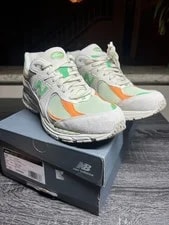 NEW Balance 2002R Shoes ’S 9 2