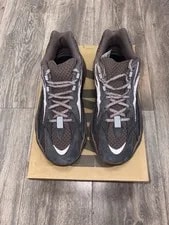 Adidas Yeezy Boost 700 V2 ' GZ0724 - Size 8 US - 7.5 UK 3
