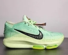 Nike GT Hustle 3 Eybl Size 10.5 HQ3139-700 Family Reunion PE Promo New 3