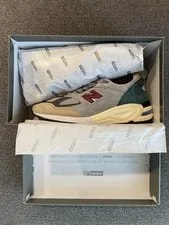 New Balance — Size 8 - New Balance 990v2 — Sneaker — resale
