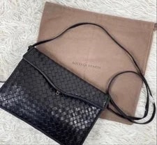 Bottega Veneta — Bottega Veneta Crossbody Italy — Handbag — resale