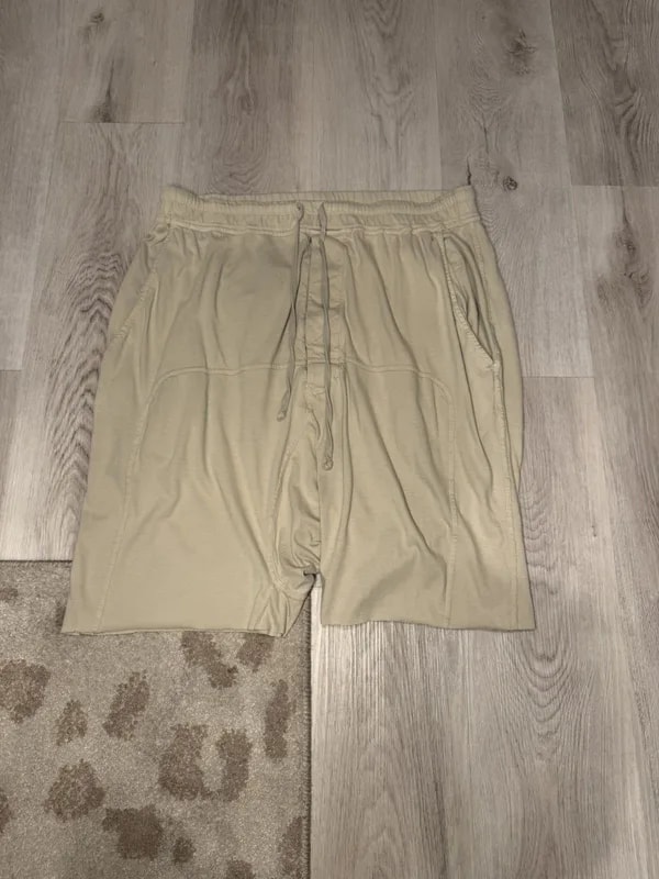 s/s 2023 pearl pod shorts!! — Clothing — resale