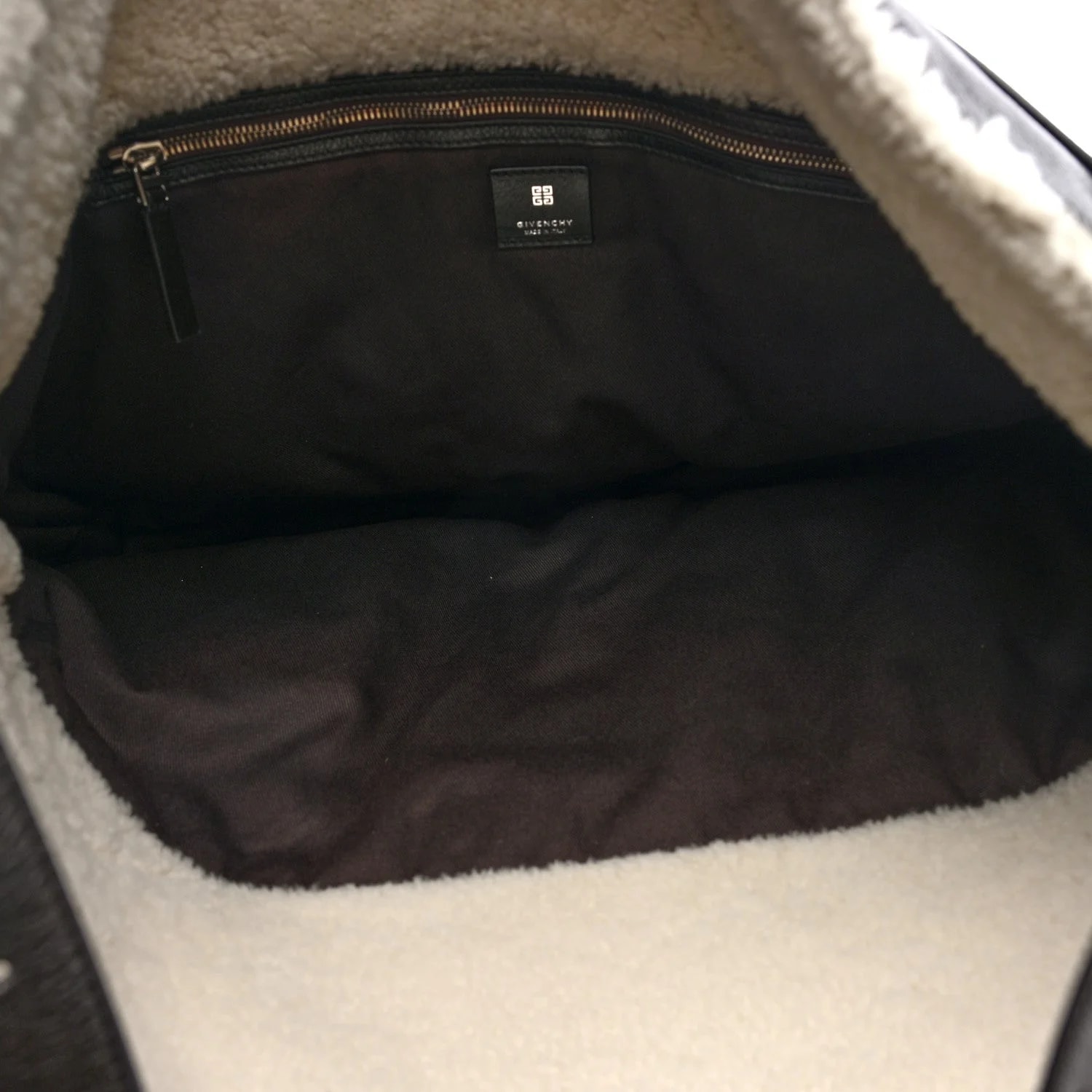 Large Voyou 4