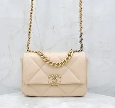 Chanel — Chanel 19 Medium Lamb Flapbag 31 Series AS1160 149907429 — Handbag — resale