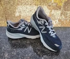 New Balance — New Balance 990 v6 — Sneaker — resale