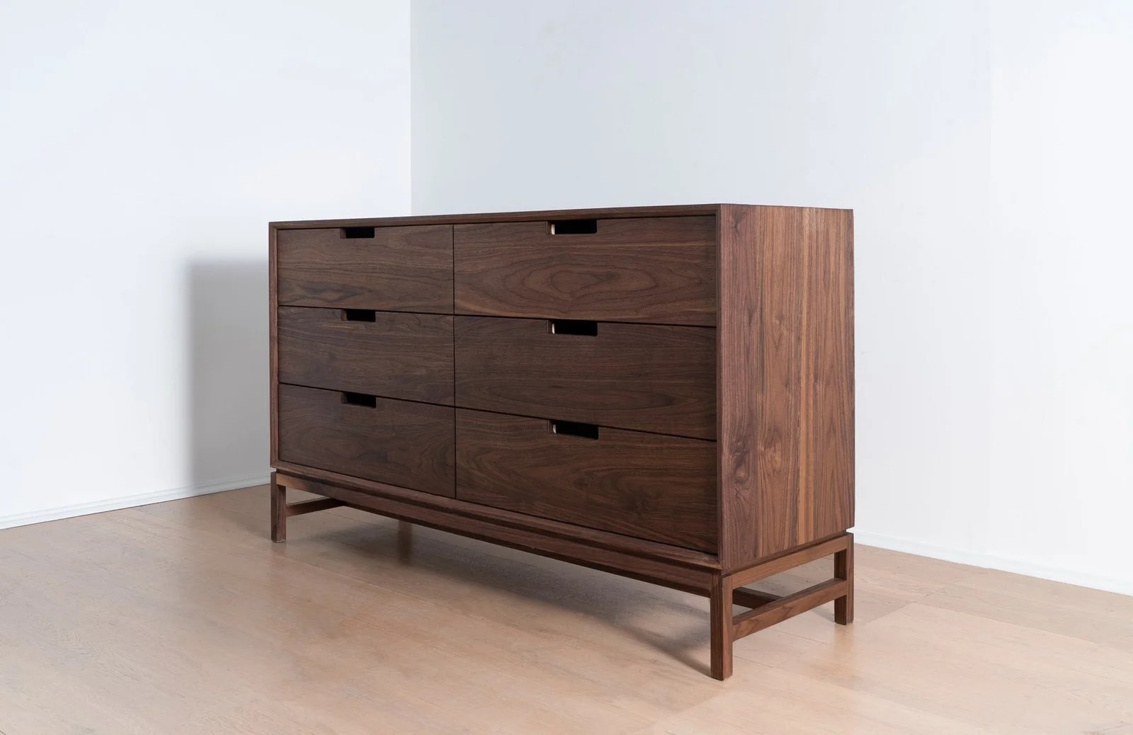 Forde Wideboy Dresser 2