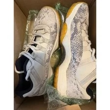Air Jordan 11 XI Retro Low Skin Shoes Size 10.5 CD6846 002 2