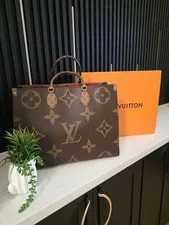 Louis Vuitton Giant Reverse on the Go Interior Large 2