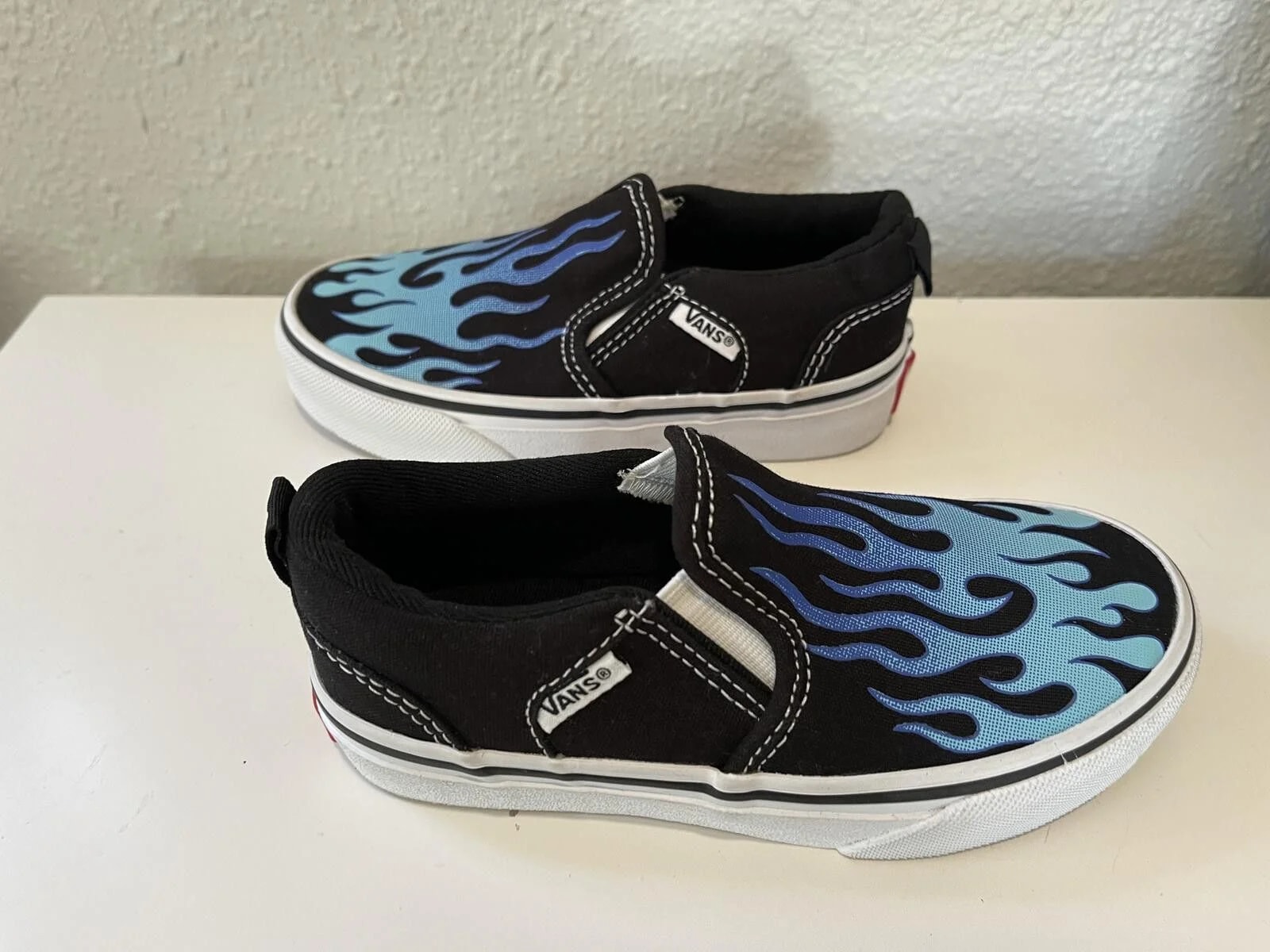VANS — Vans Classic Slip-On Shoes With Design — Sneaker — resale