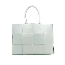 Bottega Veneta — Bottega Veneta Medium Arco 756682 154226600 — Handbag — resale