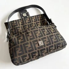 Fendi Trim Iconic Design 4