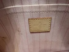 Louis Vuitton Neverfull Pochette in 3