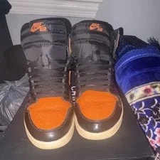 Jordan Air 1 / High-Top Lace-Up 3
