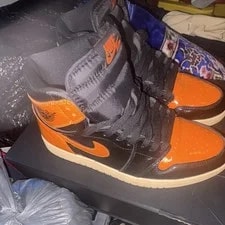 Jordan Air 1 / High-Top Lace-Up 4