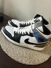 Size 9.5 - Air Jordan 1 SE Mid Heat Reactive - Color Change 3