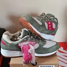 Saucony — Saucony 6000 Up There Doors To the World Four Leaf Clover S70570-1 — Sneaker — resale