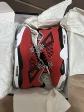 Air Jordan — Size 9 - Air Jordan 4 Retro 2026 Toro Bravo — Sneaker — resale