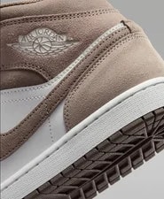 Air Jordan 1 Mid Shoes DQ8426-003 2