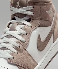 Air Jordan 1 Mid Shoes DQ8426-003 3