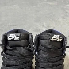 Air Jordan 1 Retro High Size 4.5Y / 6 (575441-041) 3