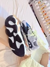 Yeezy Boost 4