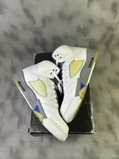 Size 9 - Air Jordan 5 Retro 2