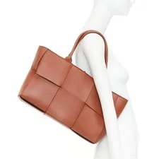 Bottega Veneta Arco Large 2