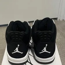 Air Jordan 4 Retro (GS) 4