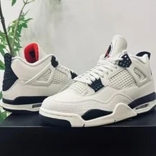 Air Jordan — Air Jordan 4 Retro "Flight Club" Mid-Top Comfort Retro Basketball Shoes — Sneaker — resale