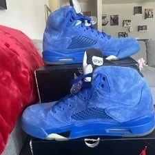 Jordan — Size 10.5 - Air Jordan 5 Retro — Sneaker — resale