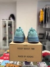 Yeezy Boost 700 Faded Size: 4