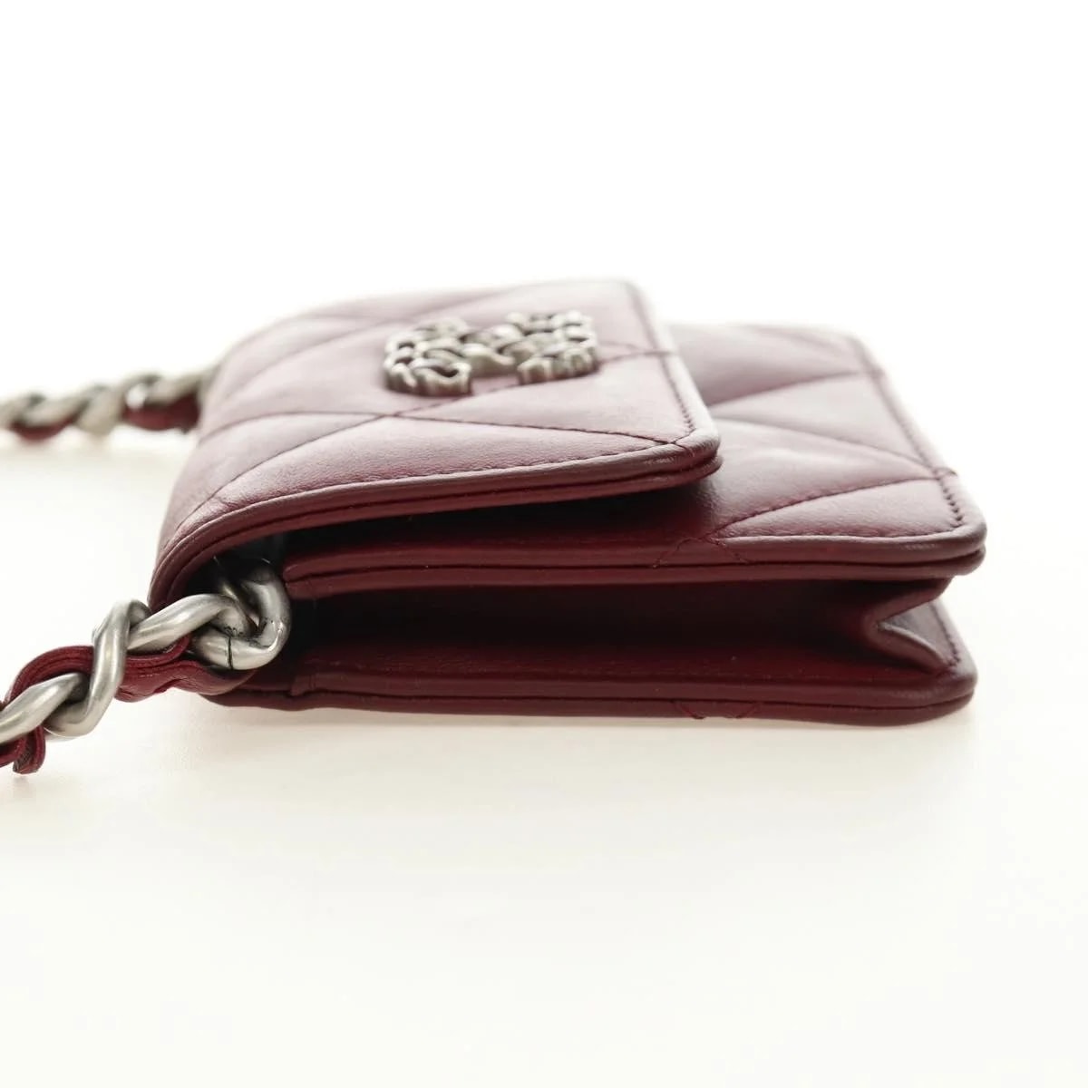 Chanel 19 Wallet on Chain 3