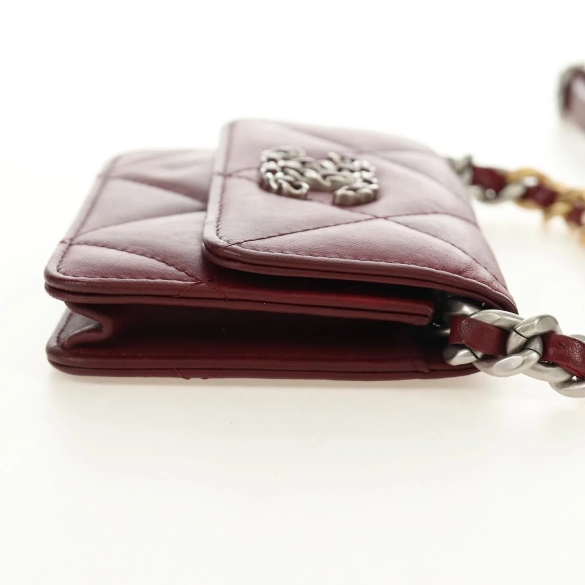 Chanel 19 Wallet on Chain 4