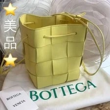Bottega Veneta — Bottega Veneta Small Cassette Bucket From Japan — Handbag — deal