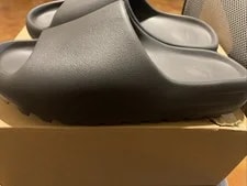 Yeezy Slide ’s Size 12 100% Authenticator 3