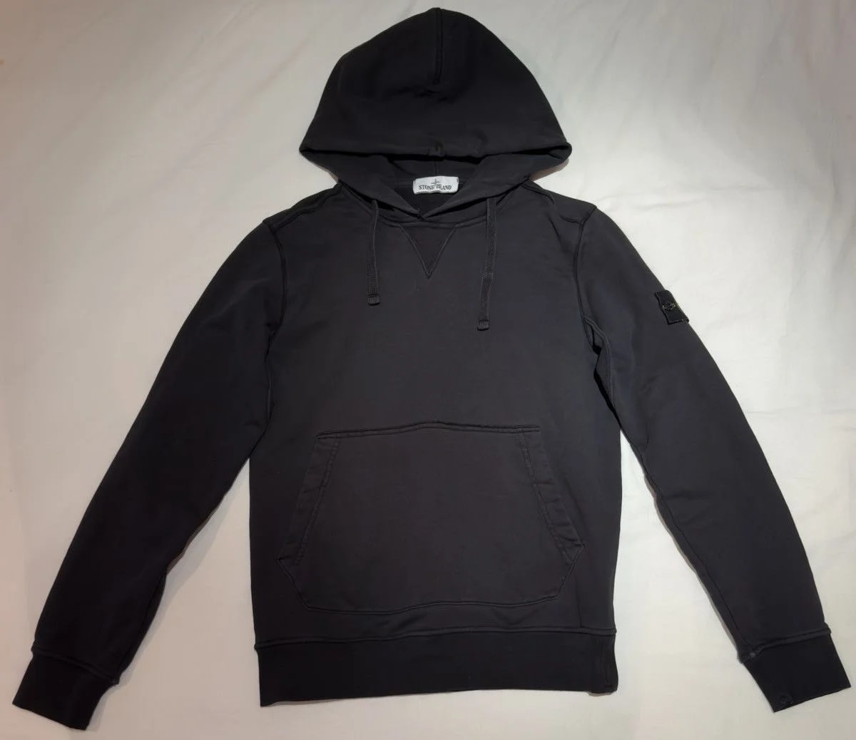 Island Logo-Patch Hoodie — streetwear — resale