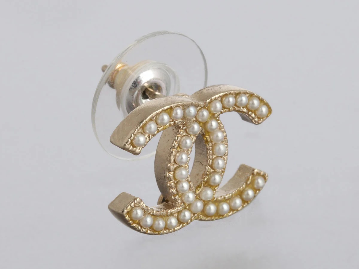 Chanel CC Logo 4