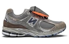 New Balance 2002R Pouch M2002RVA 2