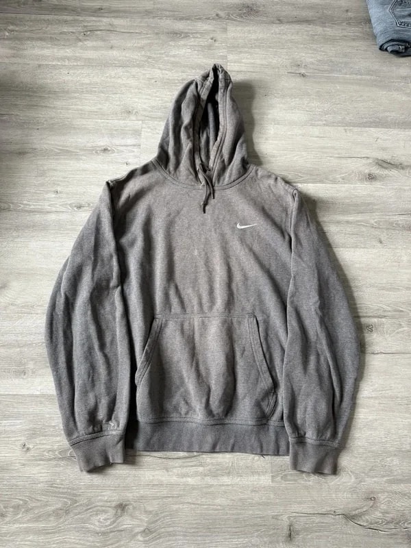 Nike — Early 2000s Sun Faded Nike Hoodie — streetwear — resale