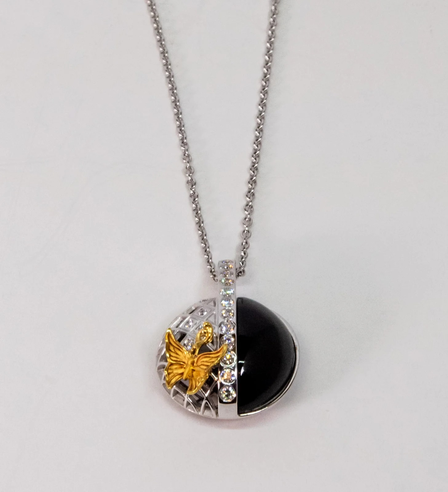Worldofluxuryus — Carrera Y Carrera Prisma 18K White Gold With Diamonds Pendant — Watch — resale