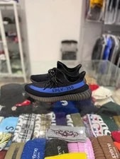 Yeezy Boost 350 V2 Dazzling Size: 3